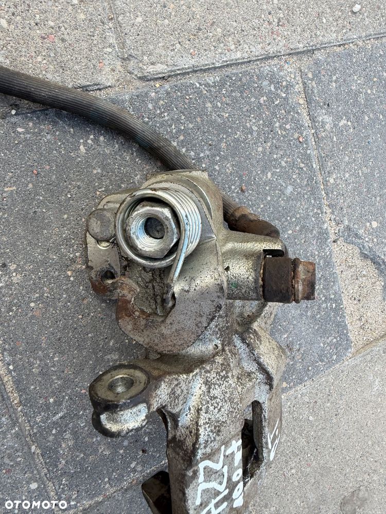 ZACISK PRAWY TYŁ HONDA JAZZ 02-08 JAK NOWY - 7