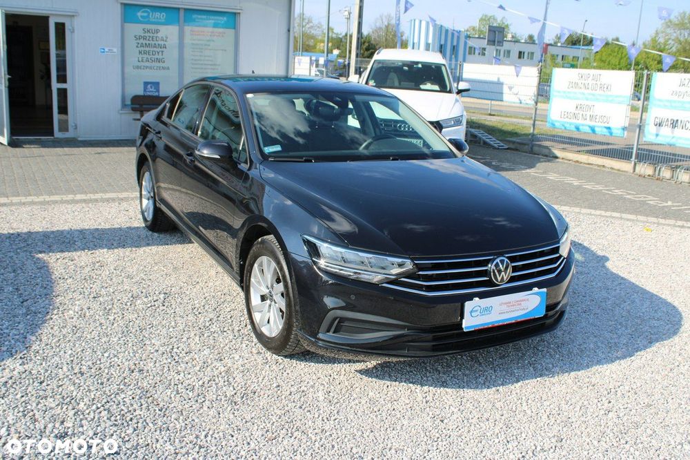 Volkswagen Passat - 4