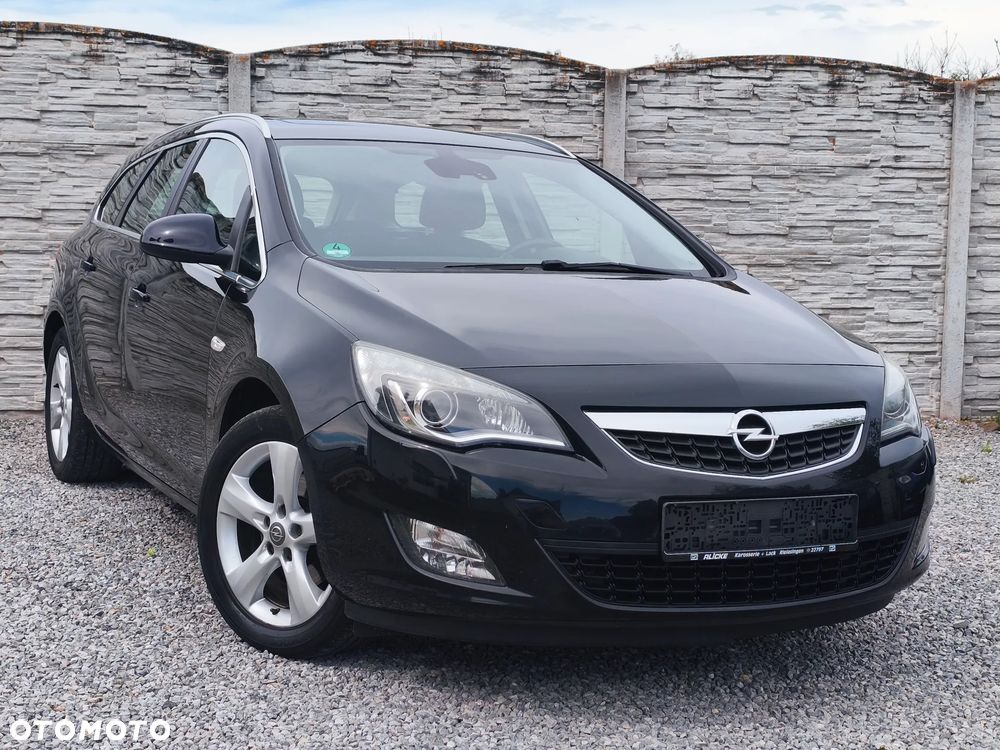 Opel Astra 1.6 Turbo Cosmo - 4