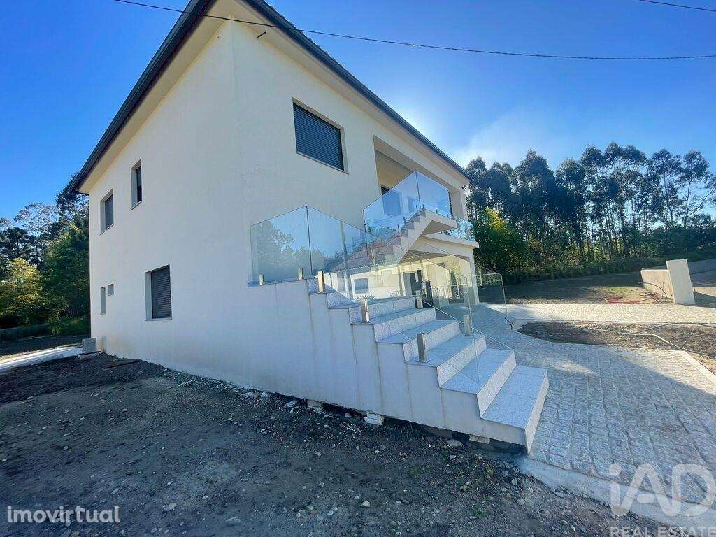 Casa / Villa T4 em Subportela, Deocriste e Portela Susã de 208,00 m2 - Grande imagem: 2/19