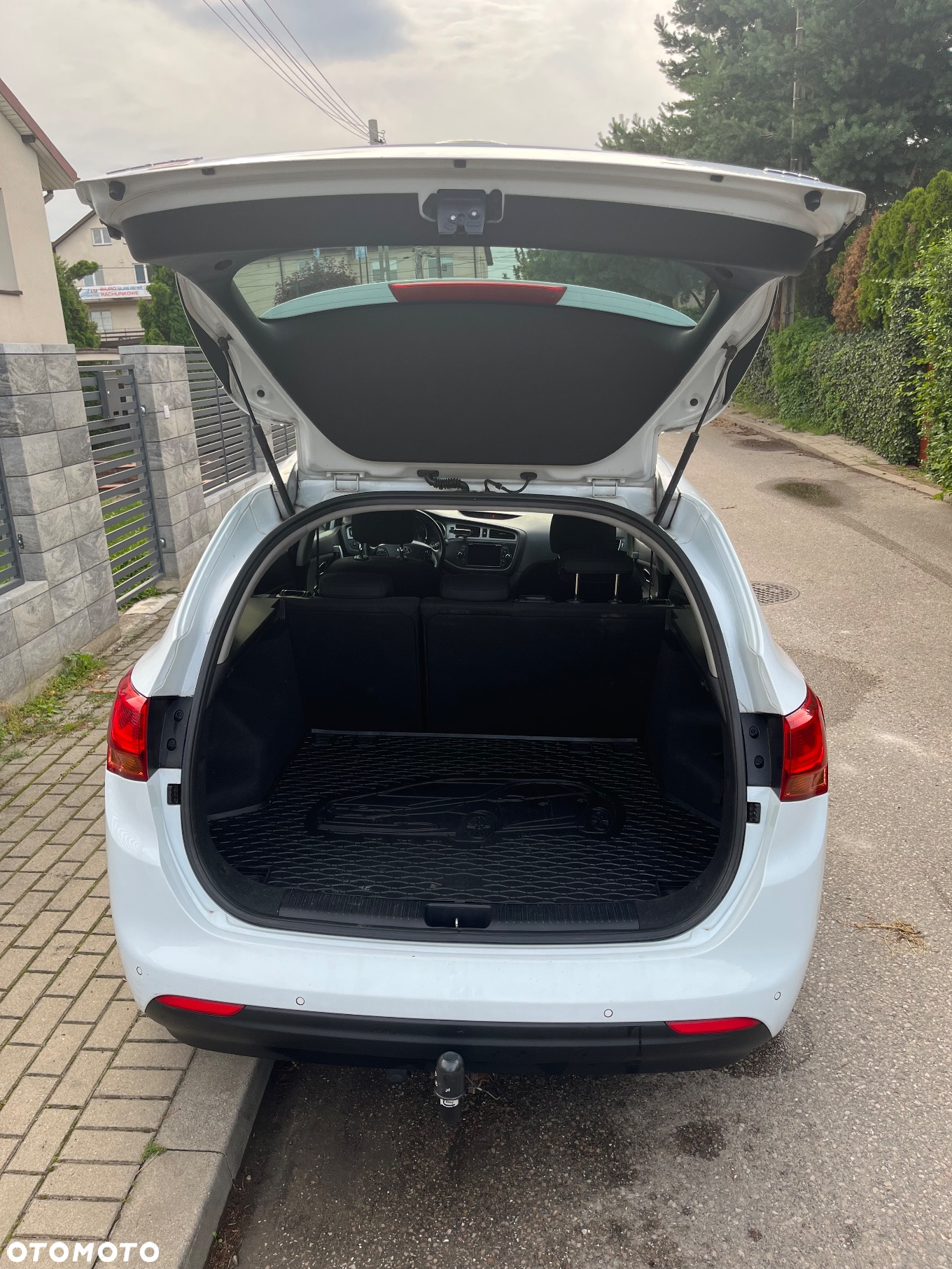 Kia Ceed - 11