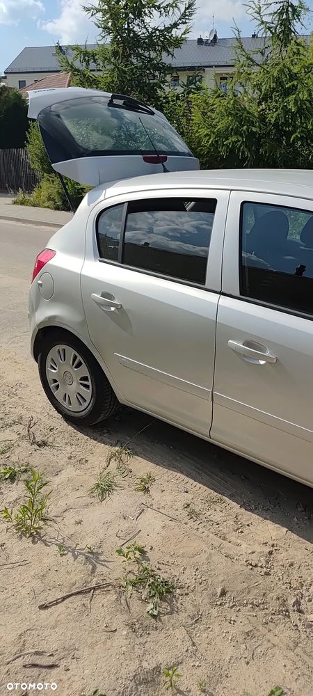 Opel Corsa 1.2 16V Enjoy - 9