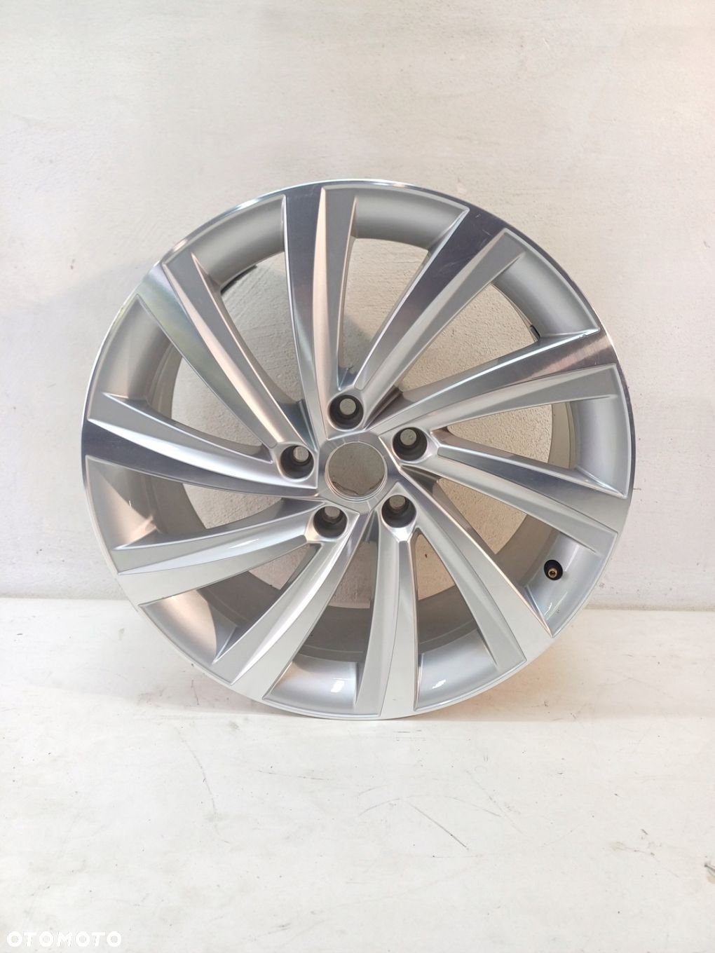 FELGA ALUMINIOWA SKODA OCTAVIA IV 4 7.5" x 18" 5x112 ET 48 - 1