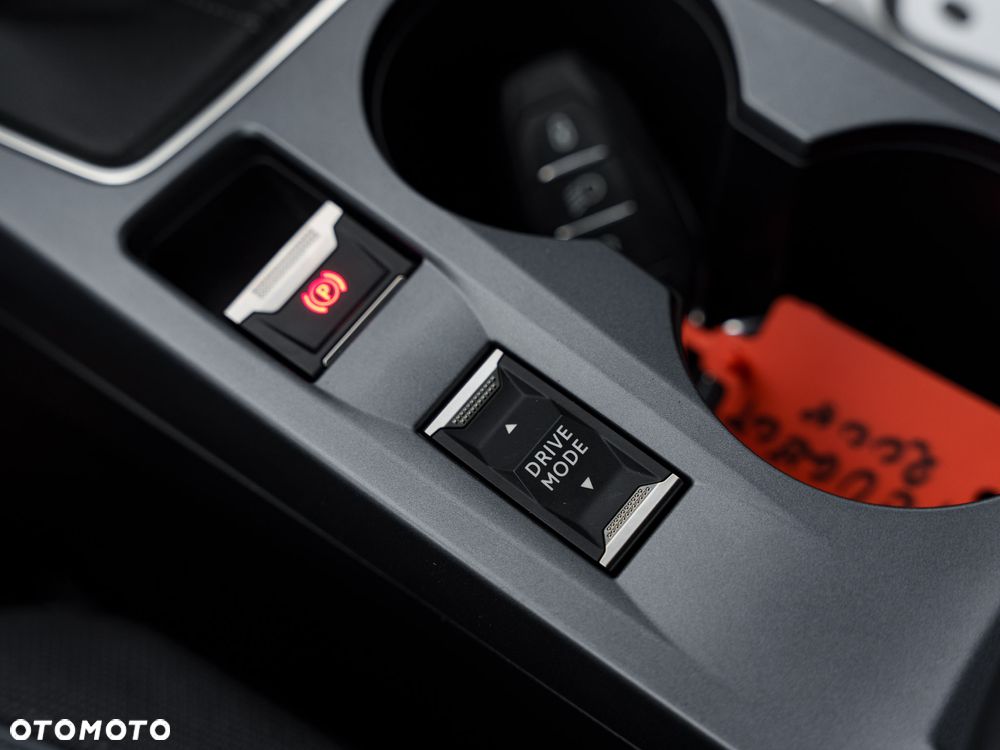 Peugeot 2008 BlueHDi 100 STOP & START Allure - 24