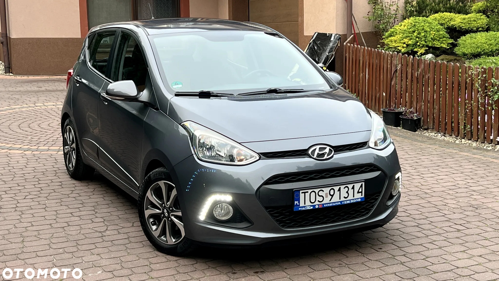 Hyundai i10 1.0 Fifa World Cup Edition - 10