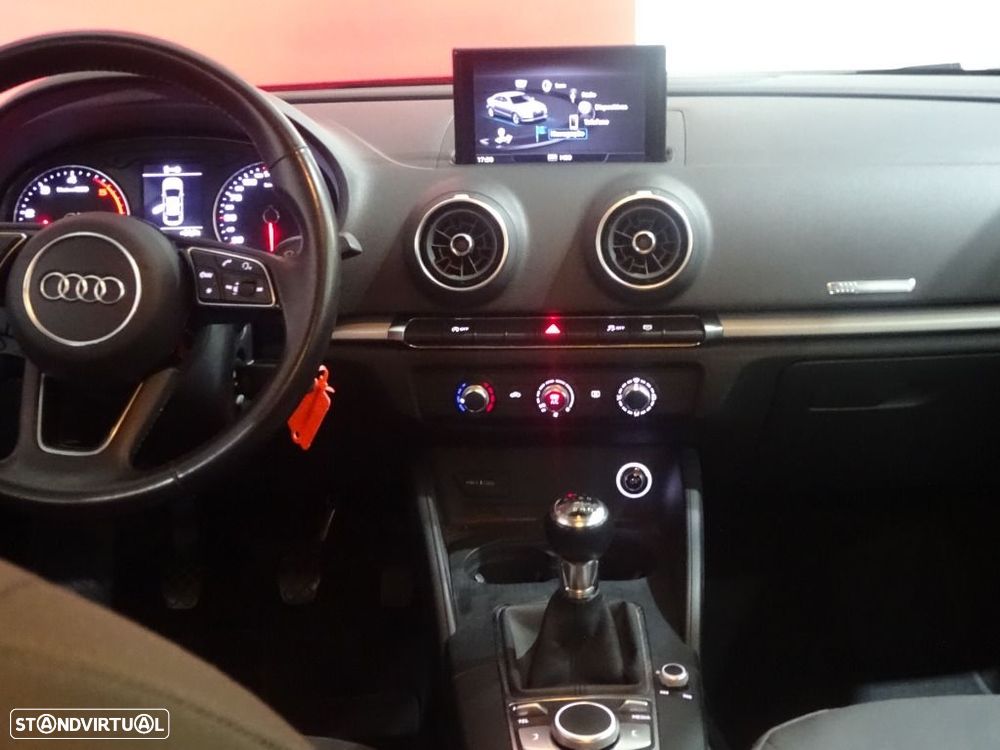 Audi A3 Limousine 30 TDI - 25