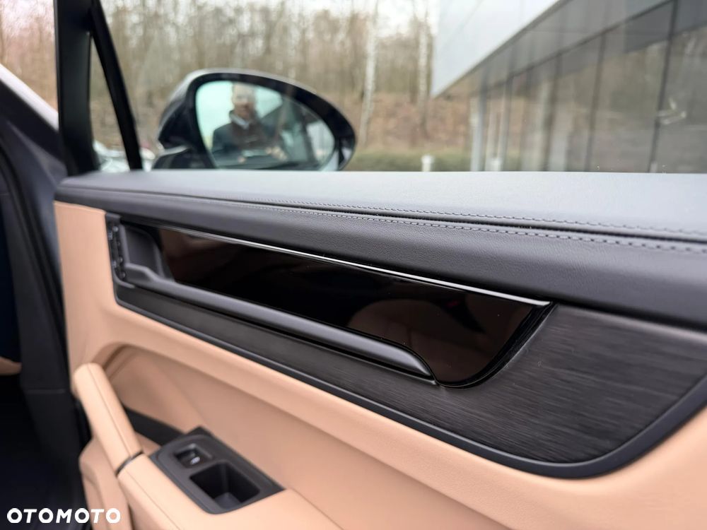 Porsche Cayenne S E-Hybrid PHEV Black Edition - 25
