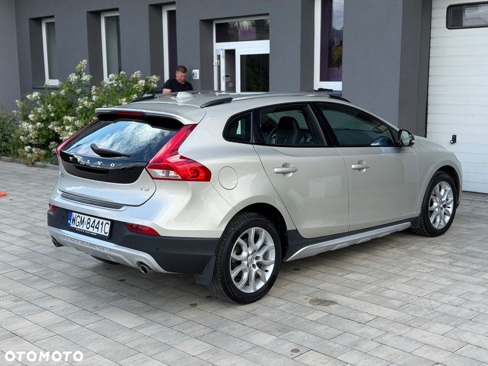 Volvo V40 Cross Country T3 Drive-E Momentum - 17