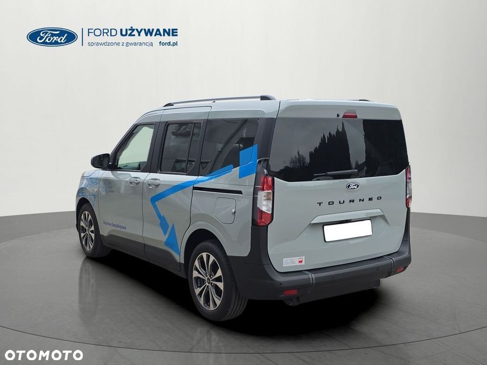 Ford Tourneo Courier - 13