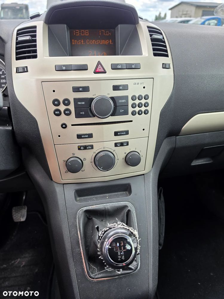 Opel Zafira - 9