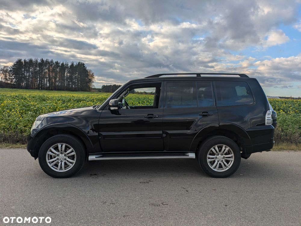 Mitsubishi Pajero - 1
