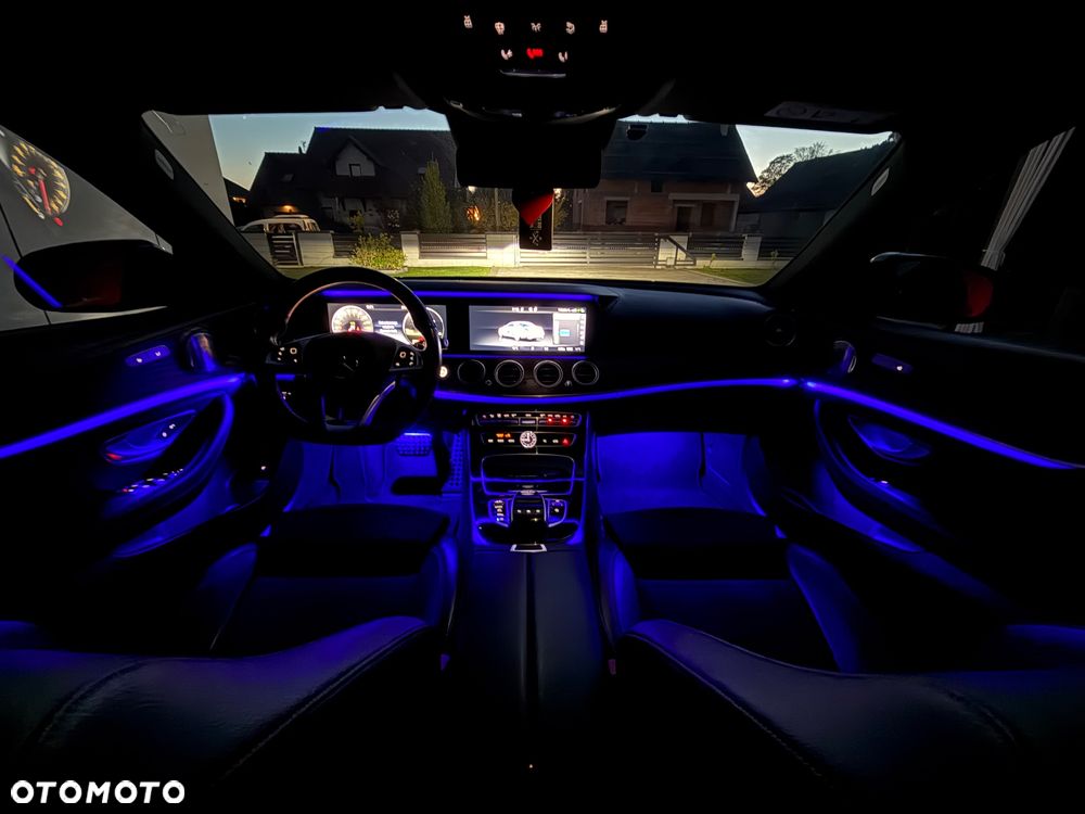 Mercedes-Benz Klasa E 220 d 9G-TRONIC - 23