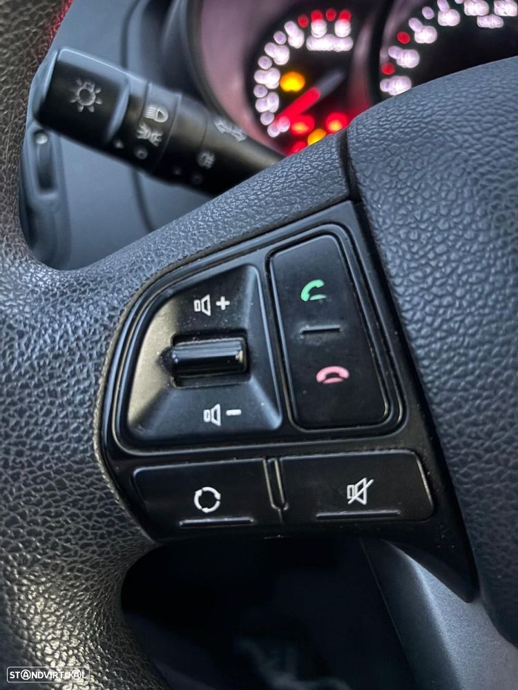 Kia Rio 1.1 CRDi LX ISG - 18