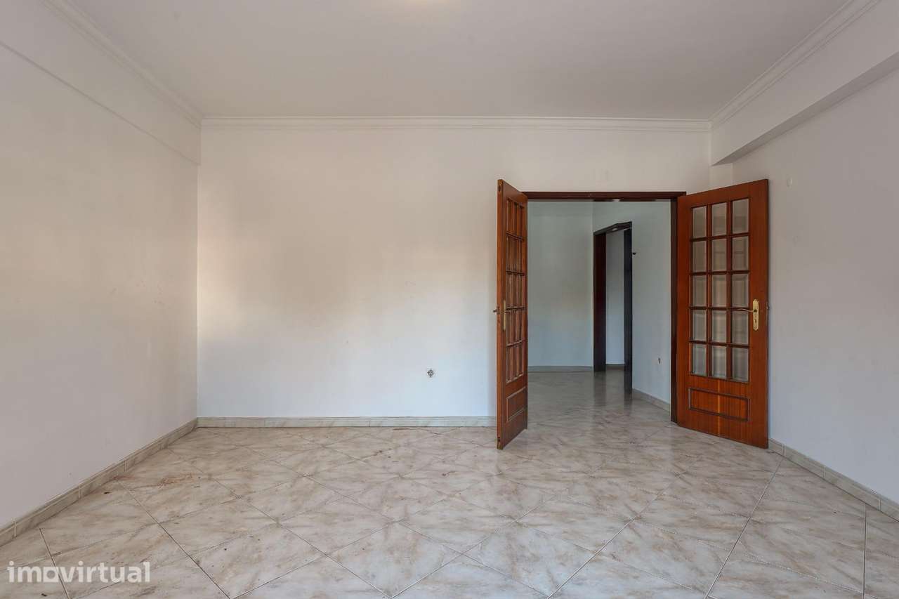 T3 remodelado na Baixa da Banheira — Praceta dos Algarvios - Grande imagem: 3/24