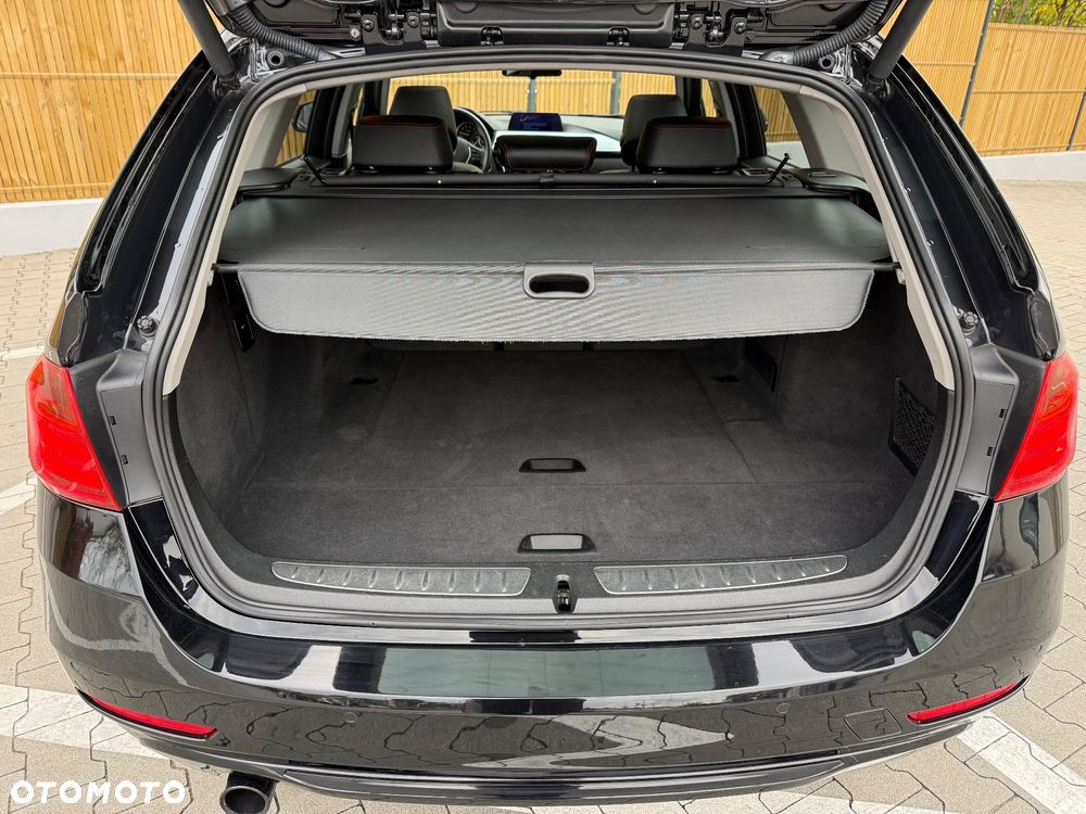 BMW Seria 3 320i xDrive - 34