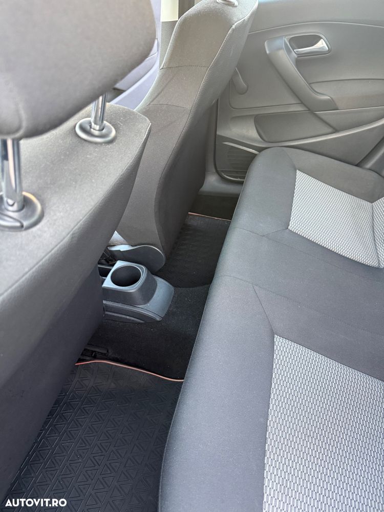 Volkswagen Polo 1.2 Attractive - 11