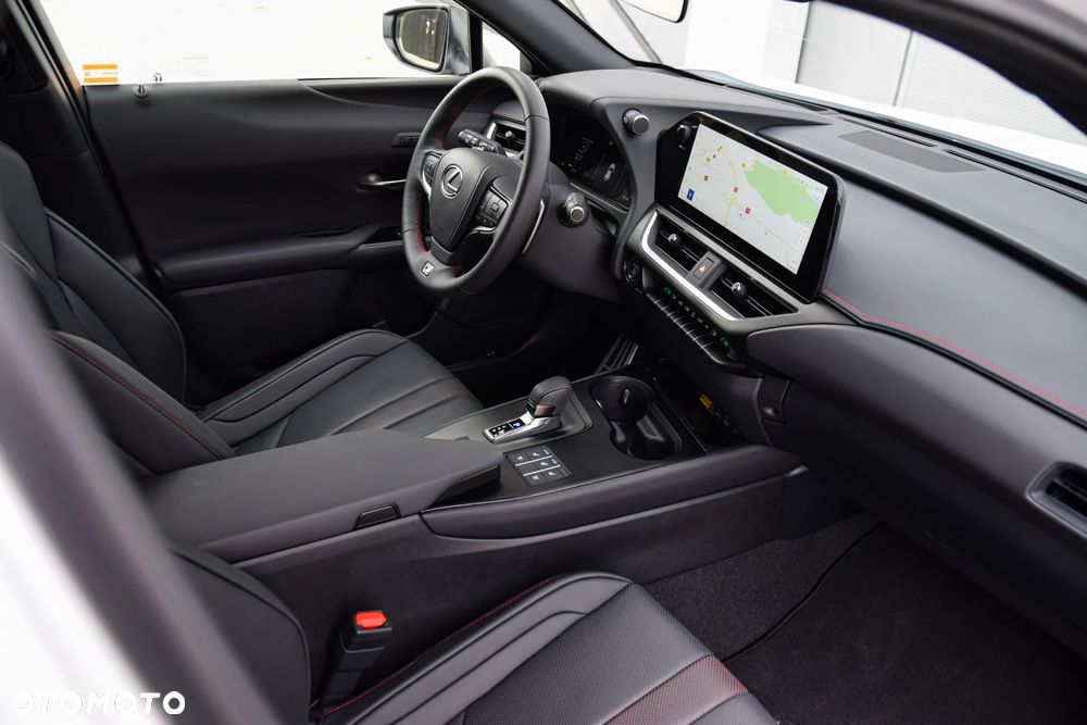 Lexus UX 300h F Sport - 4