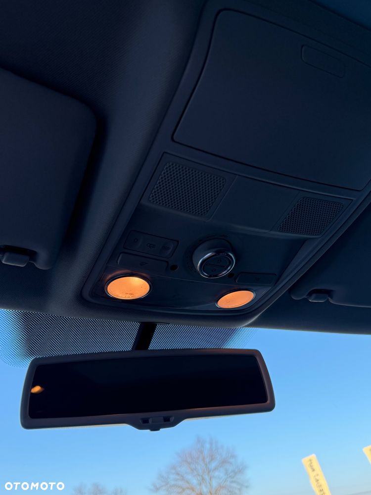 Volkswagen Tiguan - 24