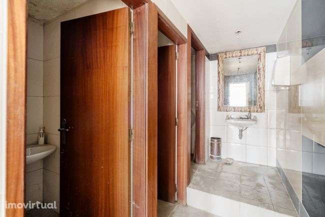 Loja Espaçosa em Rua de Santo Adrião – Braga - Grande imagem: 3/9