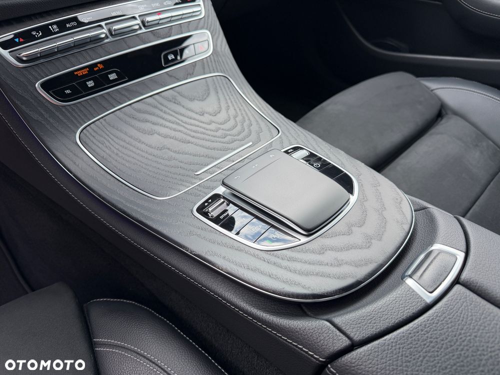 Mercedes-Benz Klasa E 200 4-Matic AMG - 12