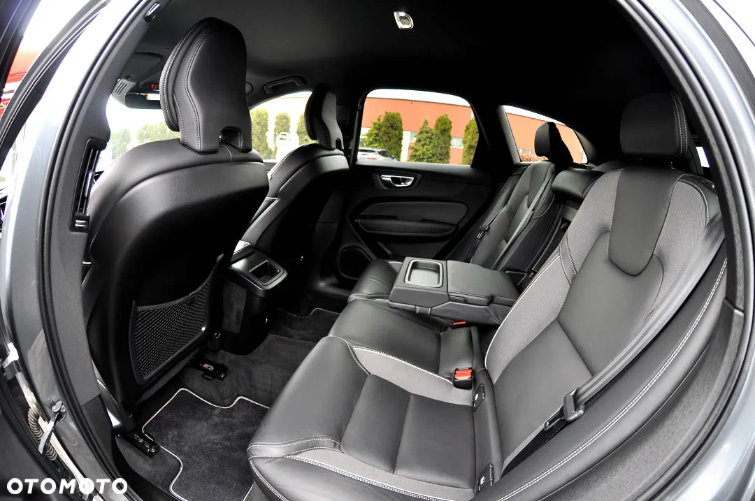 Volvo XC 60 B5 B R-Design - 26