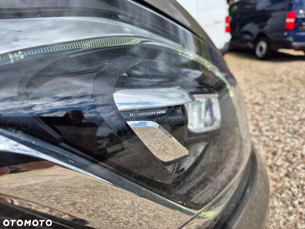 Ford Tourneo Custom - 33