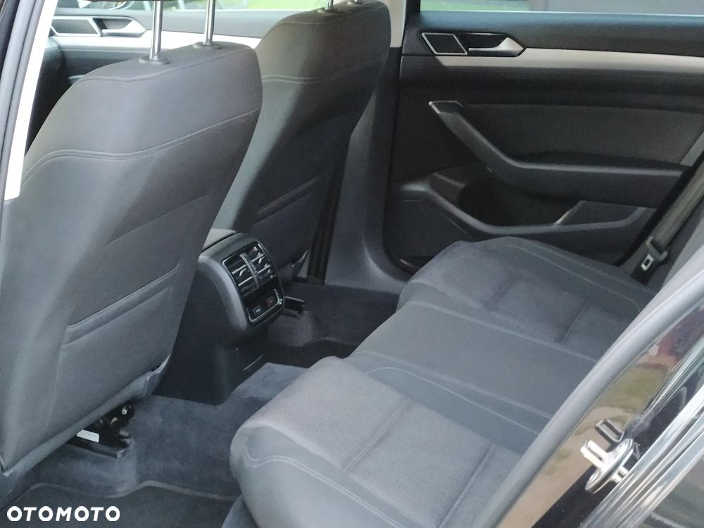 Volkswagen Passat 1.6 TDI BMT Comfortline - 13