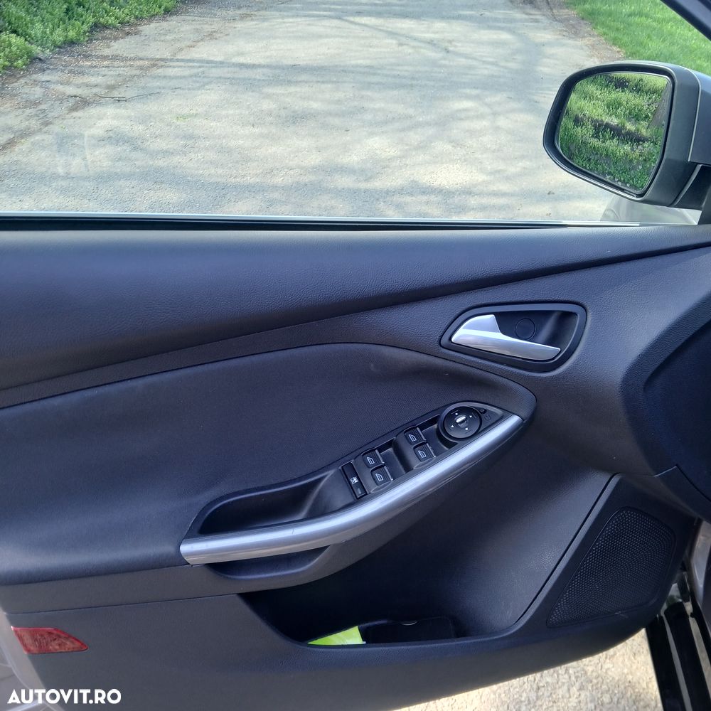Ford Focus 1.6 TDCI DPF Titanium - 4