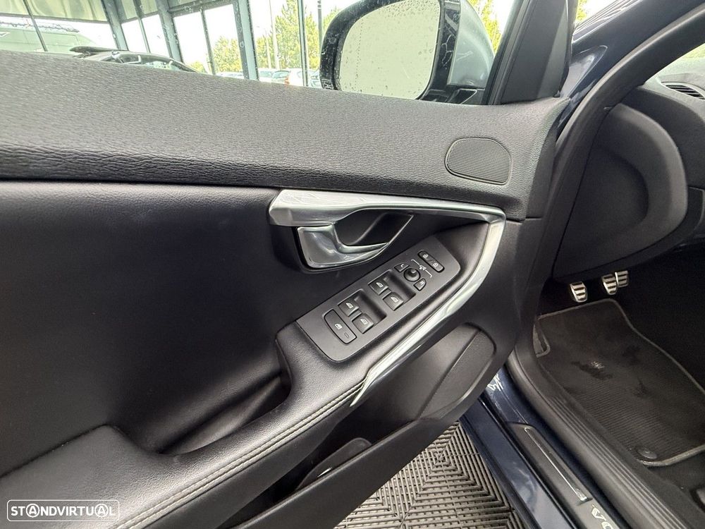 Volvo V40 1.6 D2 R-Design Momentum - 16