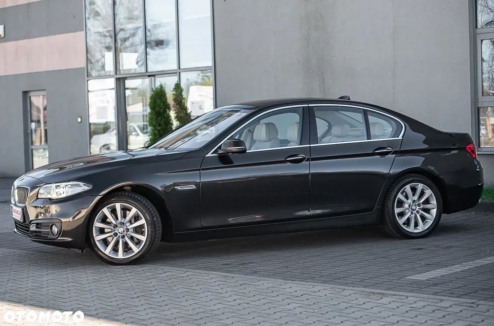 BMW Seria 5 525d Sport-Aut Luxury Line - 35