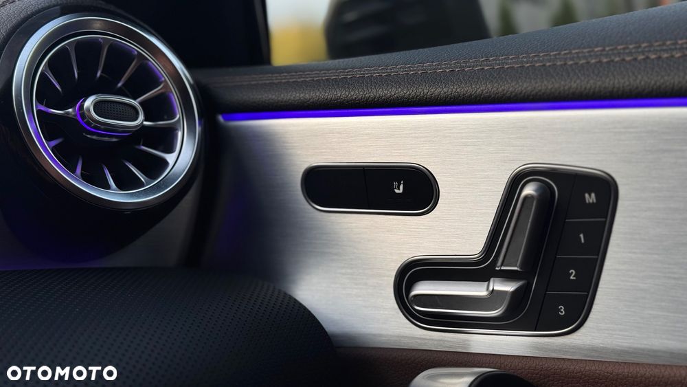 Mercedes-Benz Klasa A 200 7G-DCT AMG Line - 10