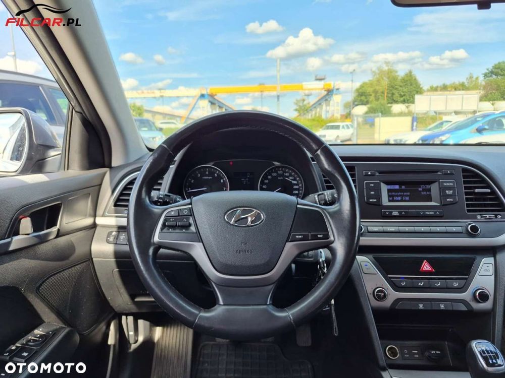 Hyundai Elantra - 7