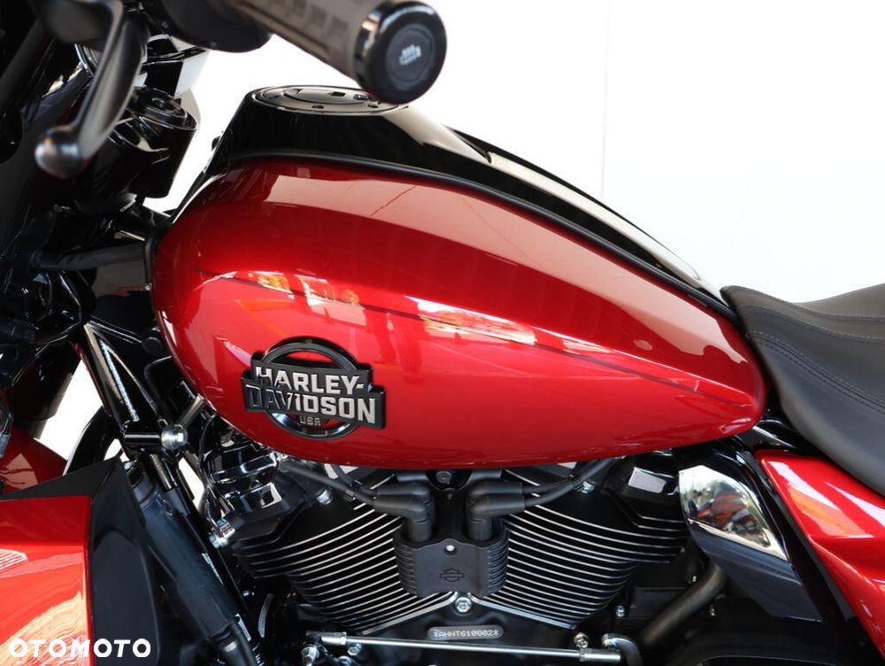 Harley-Davidson Touring Street Glide - 10