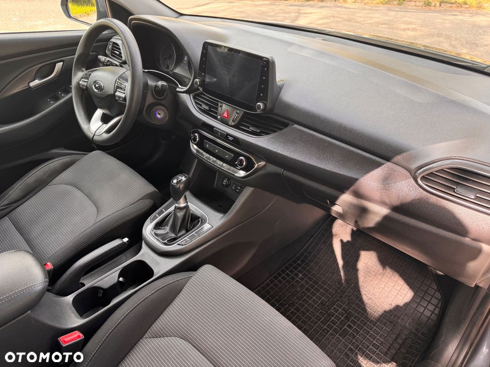 Hyundai i30 1.4 Premiere Comfort - 14