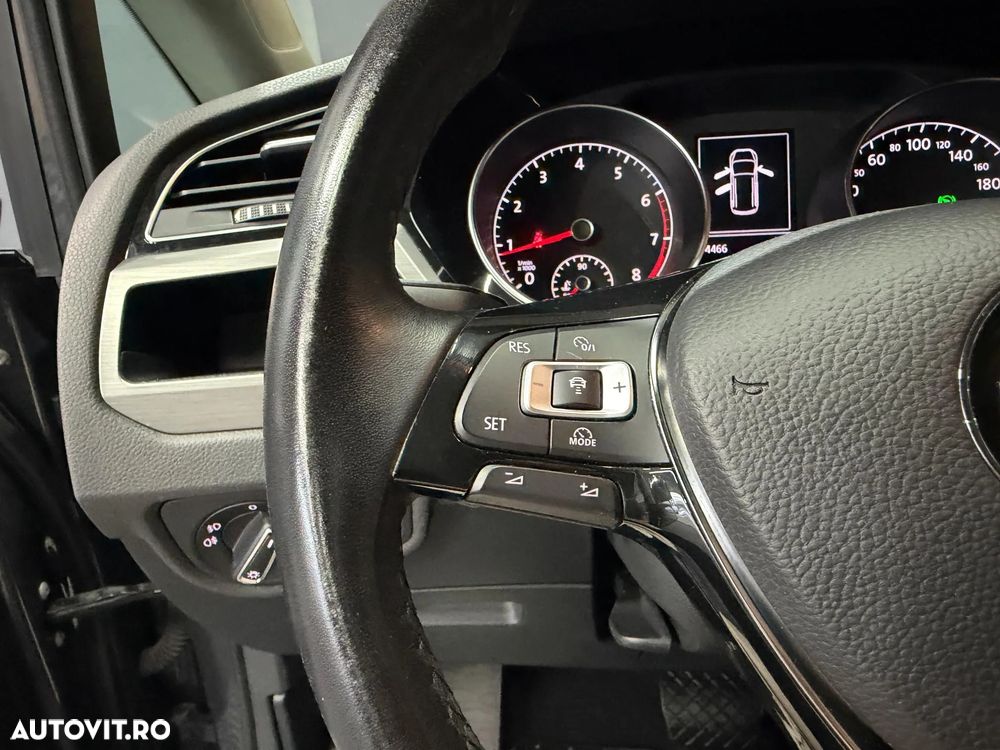 Volkswagen Touran 1.4 TSI DSG Comfortline - 11