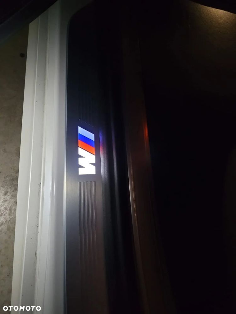 BMW Seria 7 750Li xDrive - 22