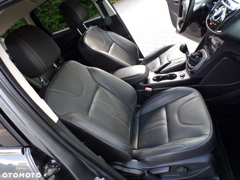Ford Kuga 2.0 TDCi 4WD Titanium Plus - 28