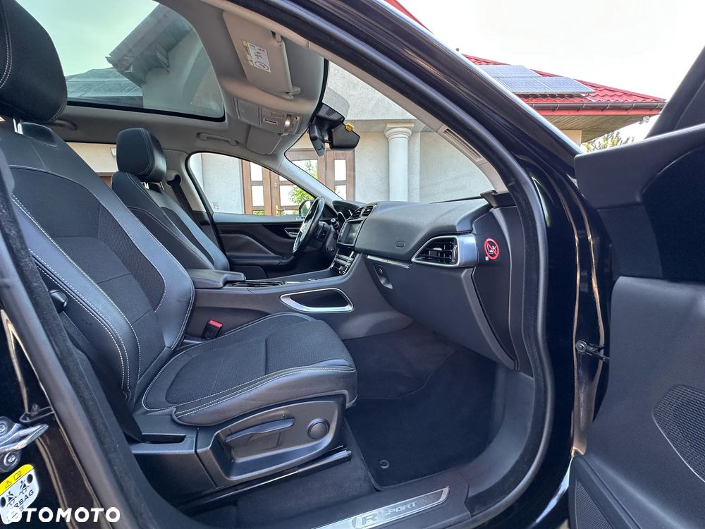 Jaguar F-Pace 20d R-Sport - 27