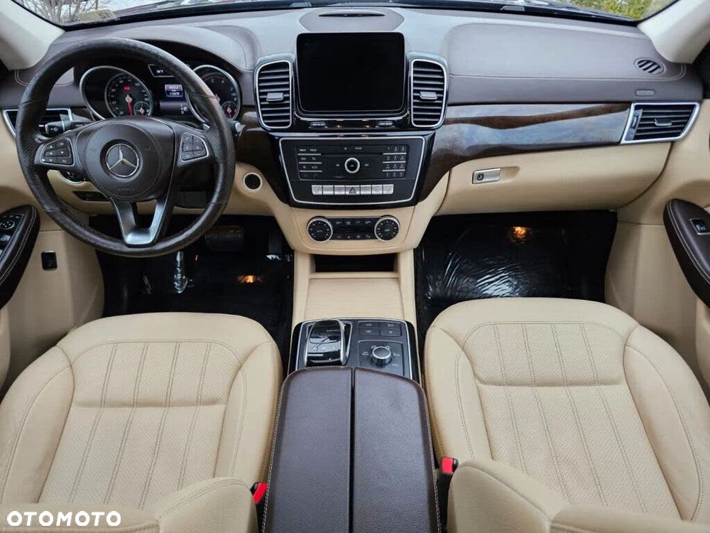 Mercedes-Benz GLS - 8