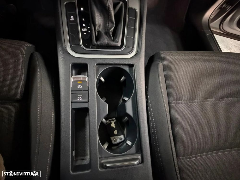 VW Passat 1.6 TDI Business DSG - 27