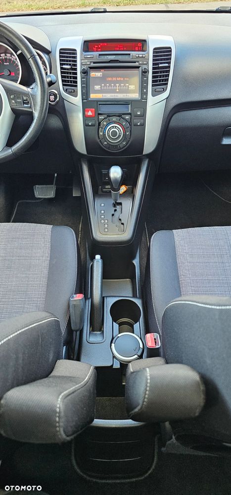 Kia Venga - 32