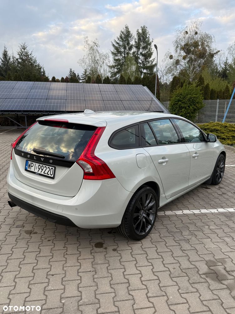 Volvo V60 D3 Momentum - 5