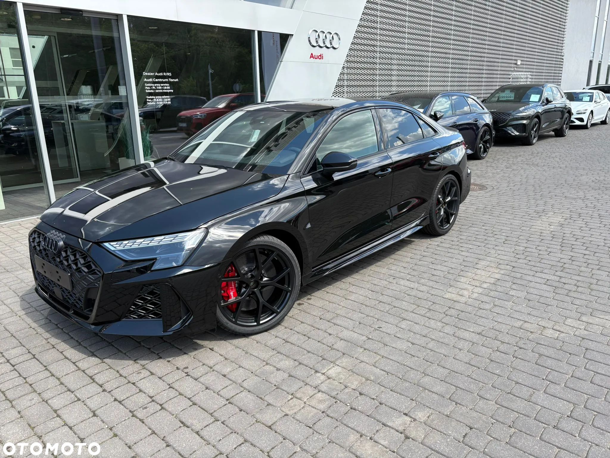 Audi RS3 Limousine - 1