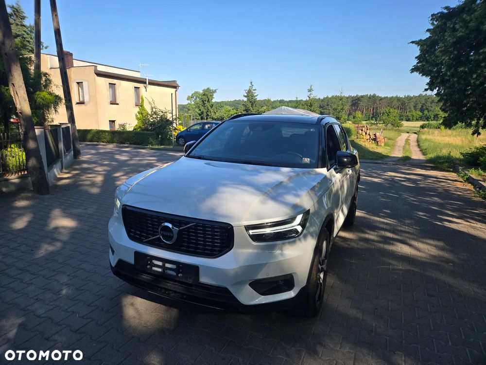 Volvo XC 40 D4 AWD R-Design - 2