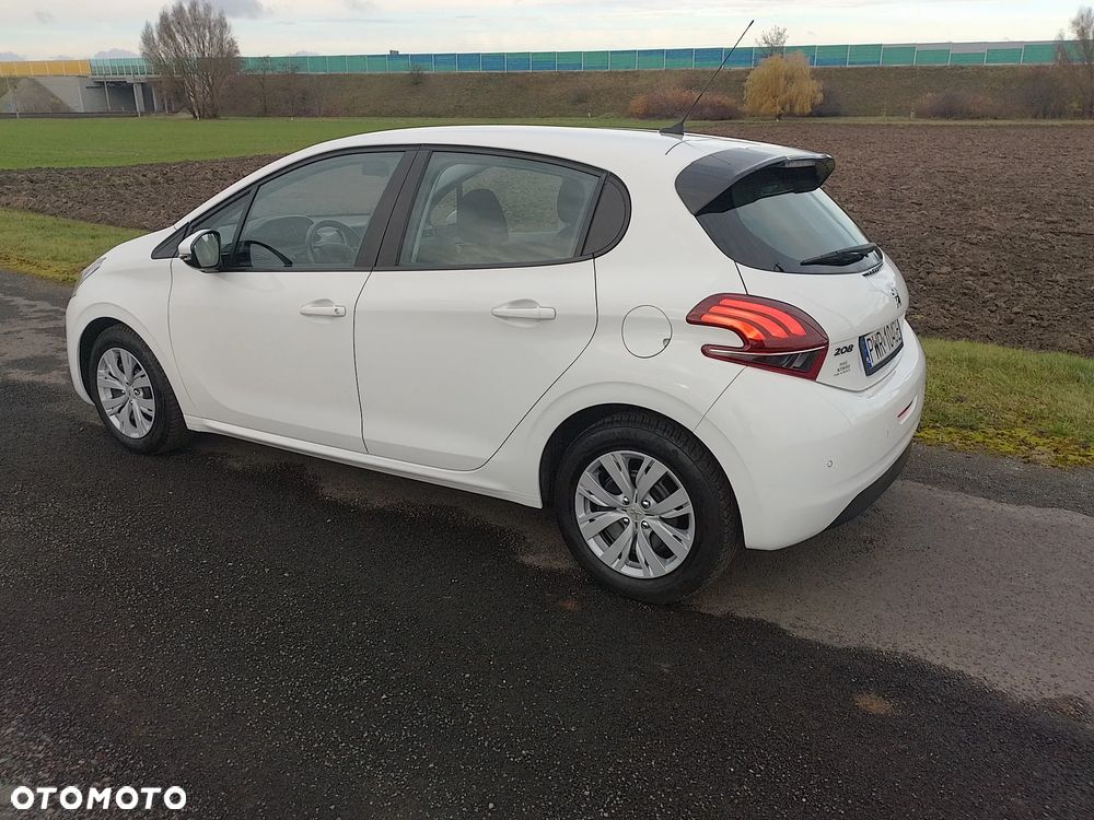 Peugeot 208 - 6