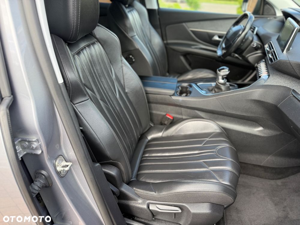 Peugeot 3008 1.5 BlueHDi Allure Pack S&S - 32