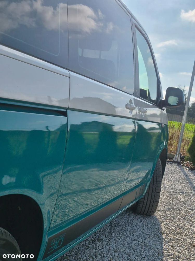 Volkswagen Caravelle - 8