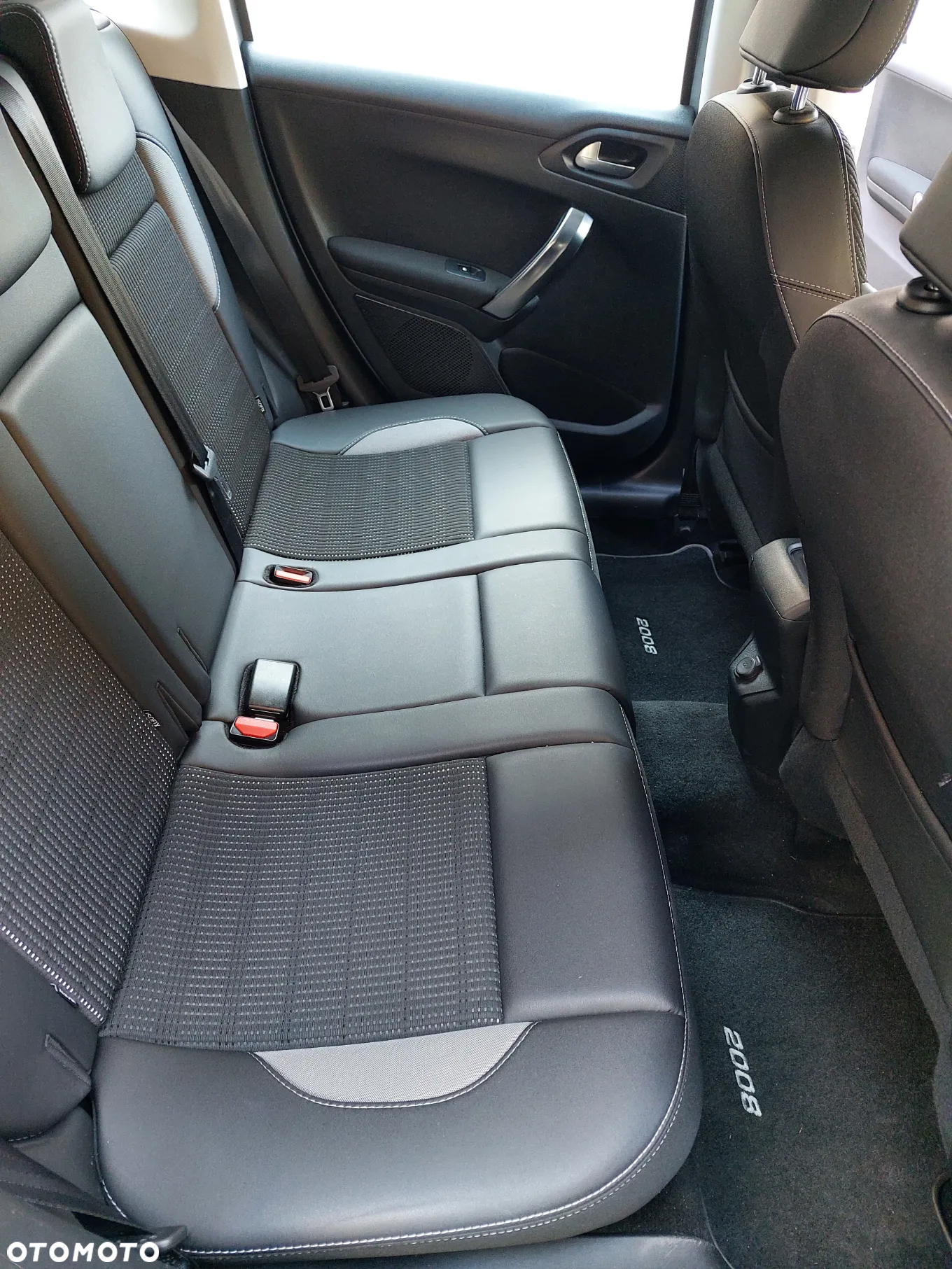 Peugeot 2008 - 22