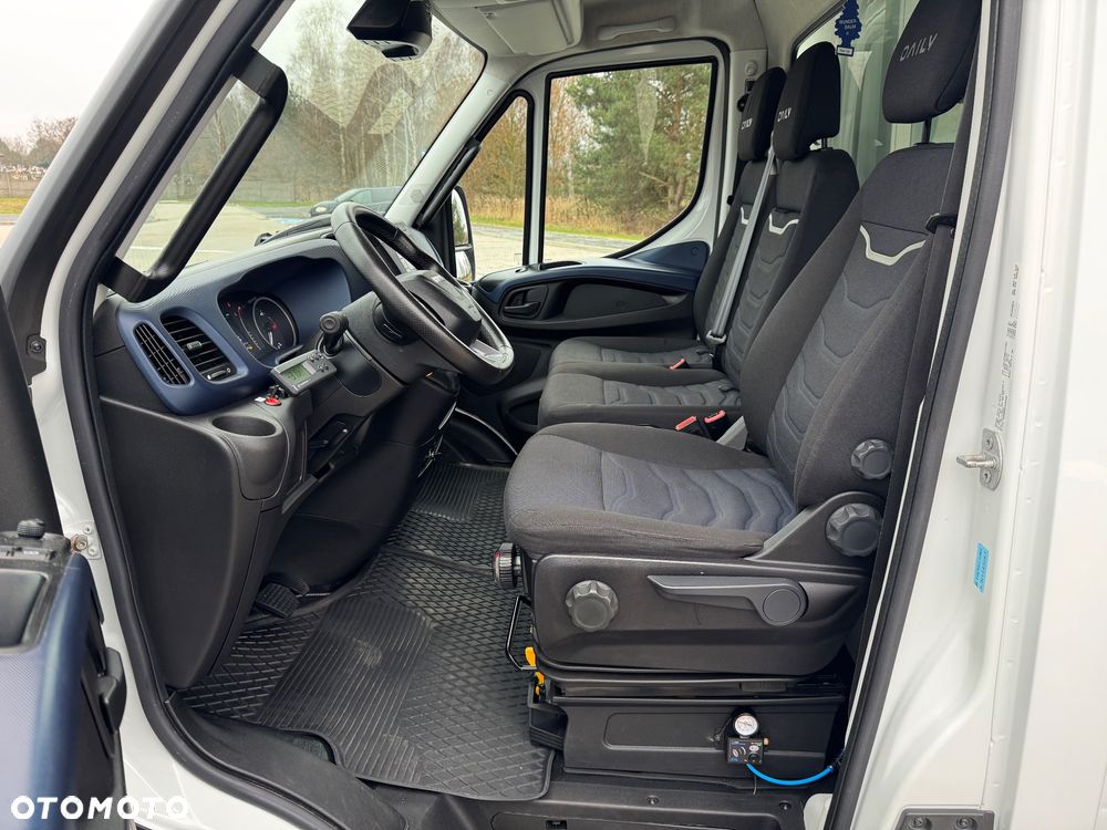 Iveco Daily‼️72C18‼️3.0 HI-MATIC Chłodnia/Mroźnia zakres -32C/+22C THERMO KING V-500 MAX Źródło Zasilania 400V Grube Ściany/Podłoga Przegroda komorowa‼️ Full LED na bliźniaku Salon Polska Poduszki Pneumatyczne DMC7200kg - 41