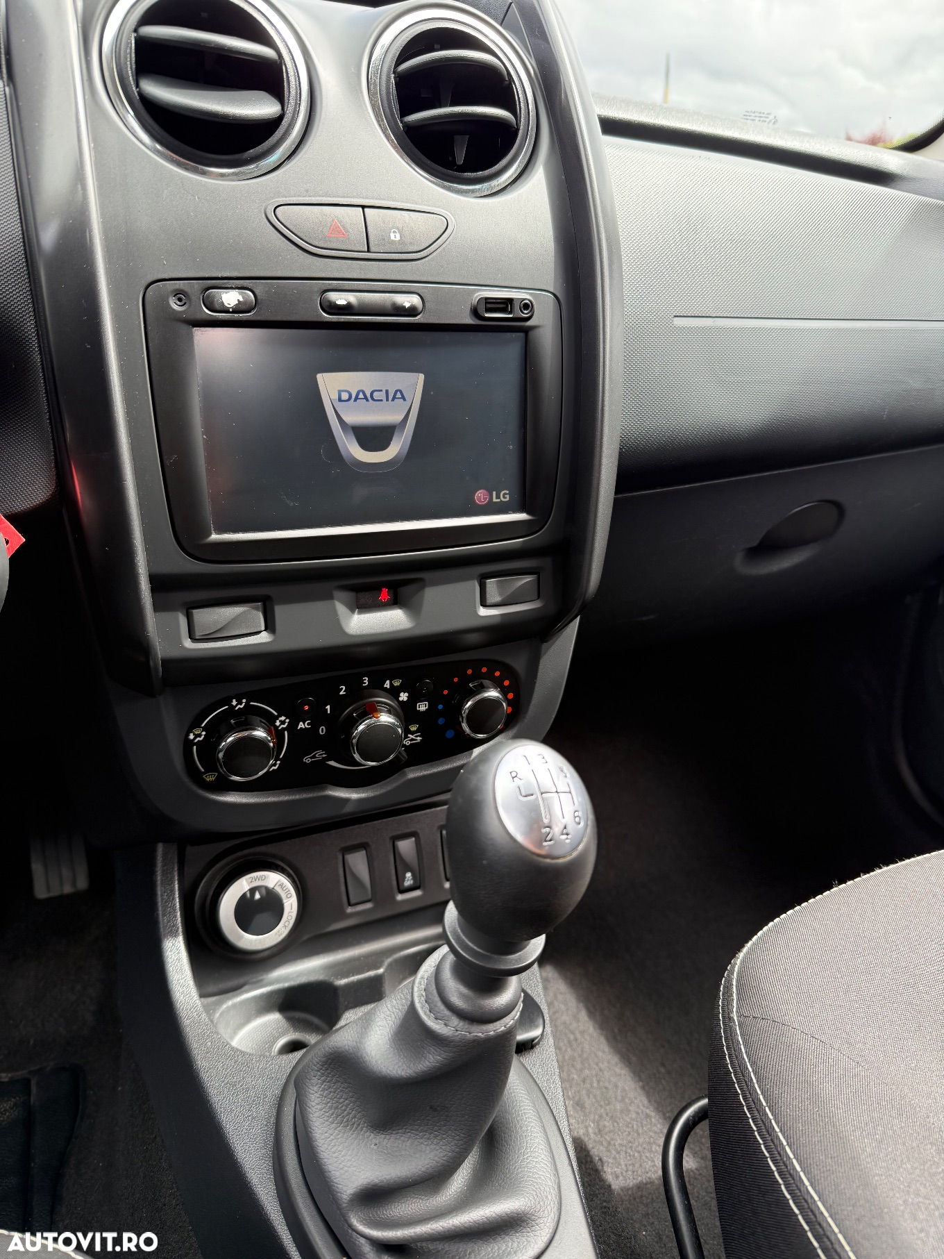 Dacia Duster 1.5 dCi 4x4 Laureate - 8